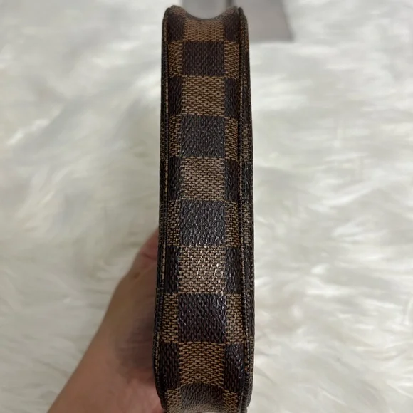 LV Damier Ebene Mini Chain Pochette - Picture 2 of 9